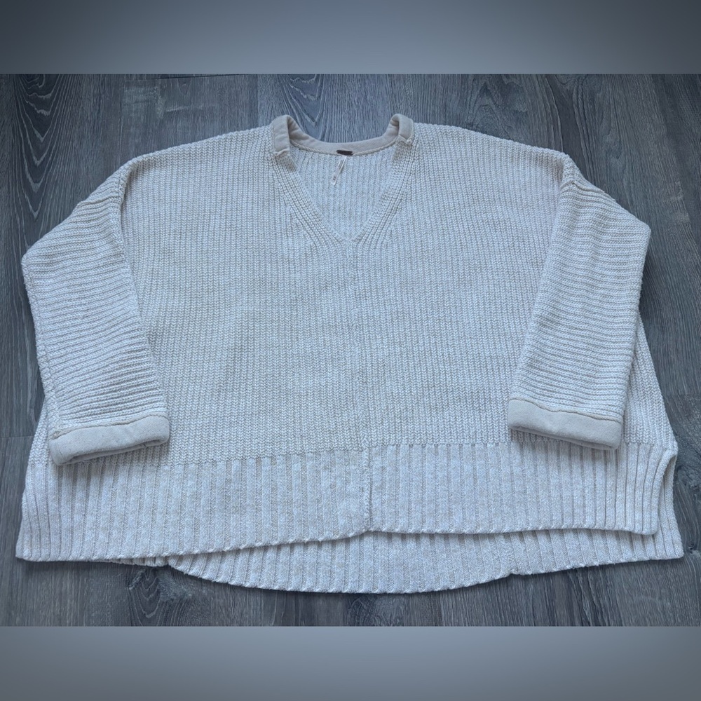 Free People oversized Cream V-Neck Sweater size m/l